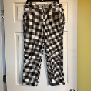 Gap Slim City Crop size 6- black and white checkered.